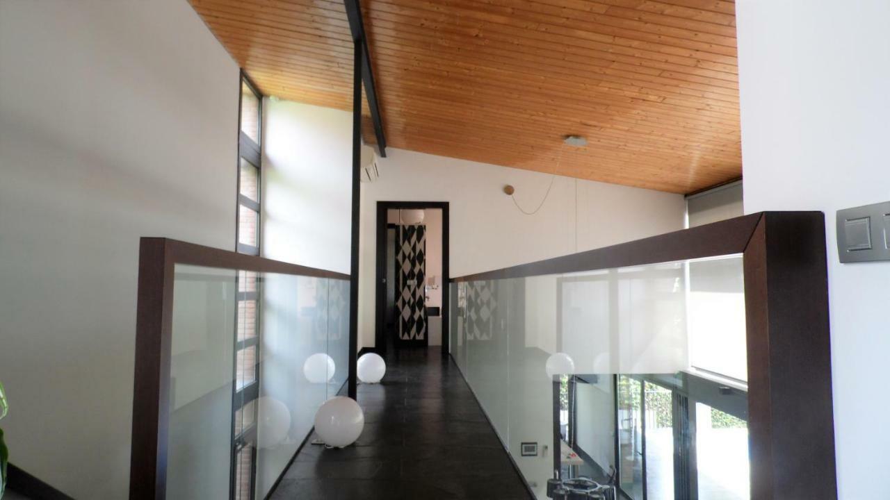 Villa Del Bosque Castelldefels Buitenkant foto