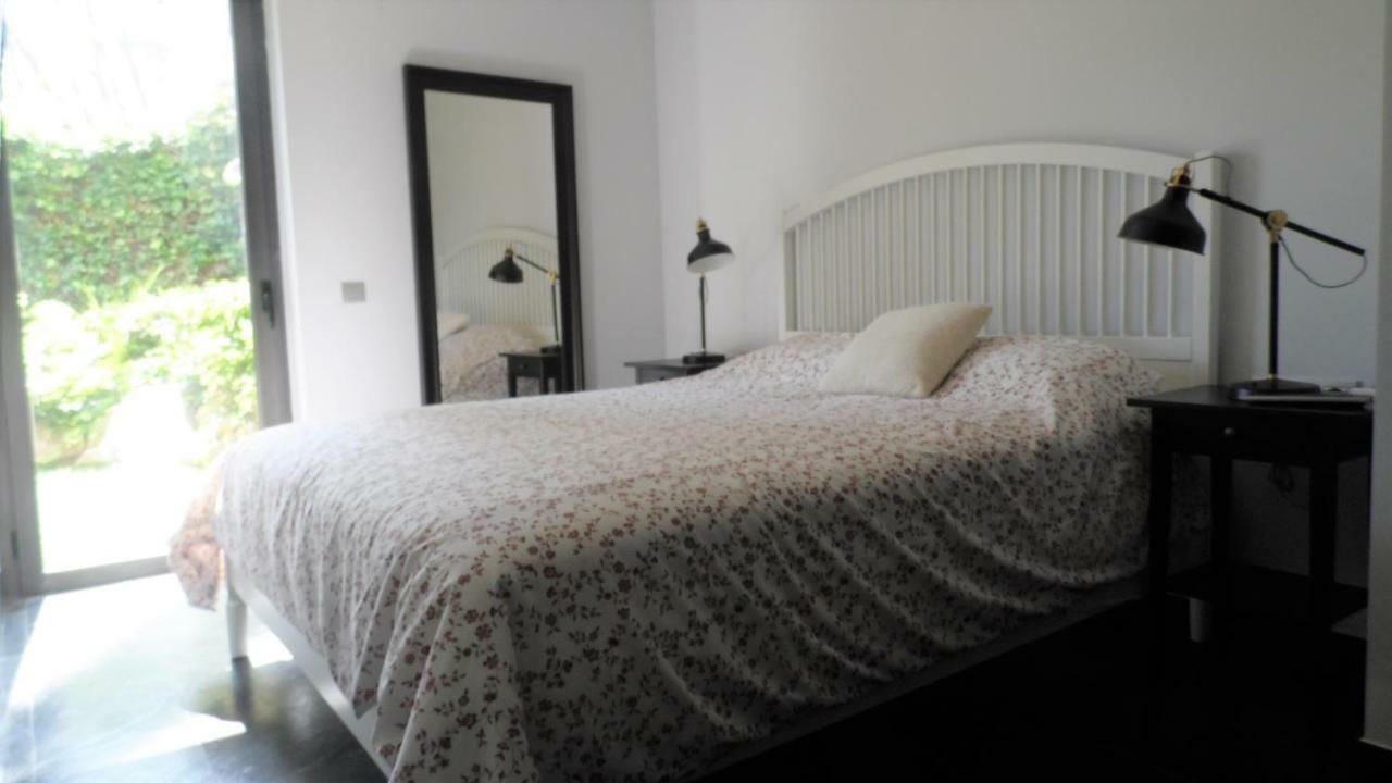 Villa Del Bosque Castelldefels Buitenkant foto