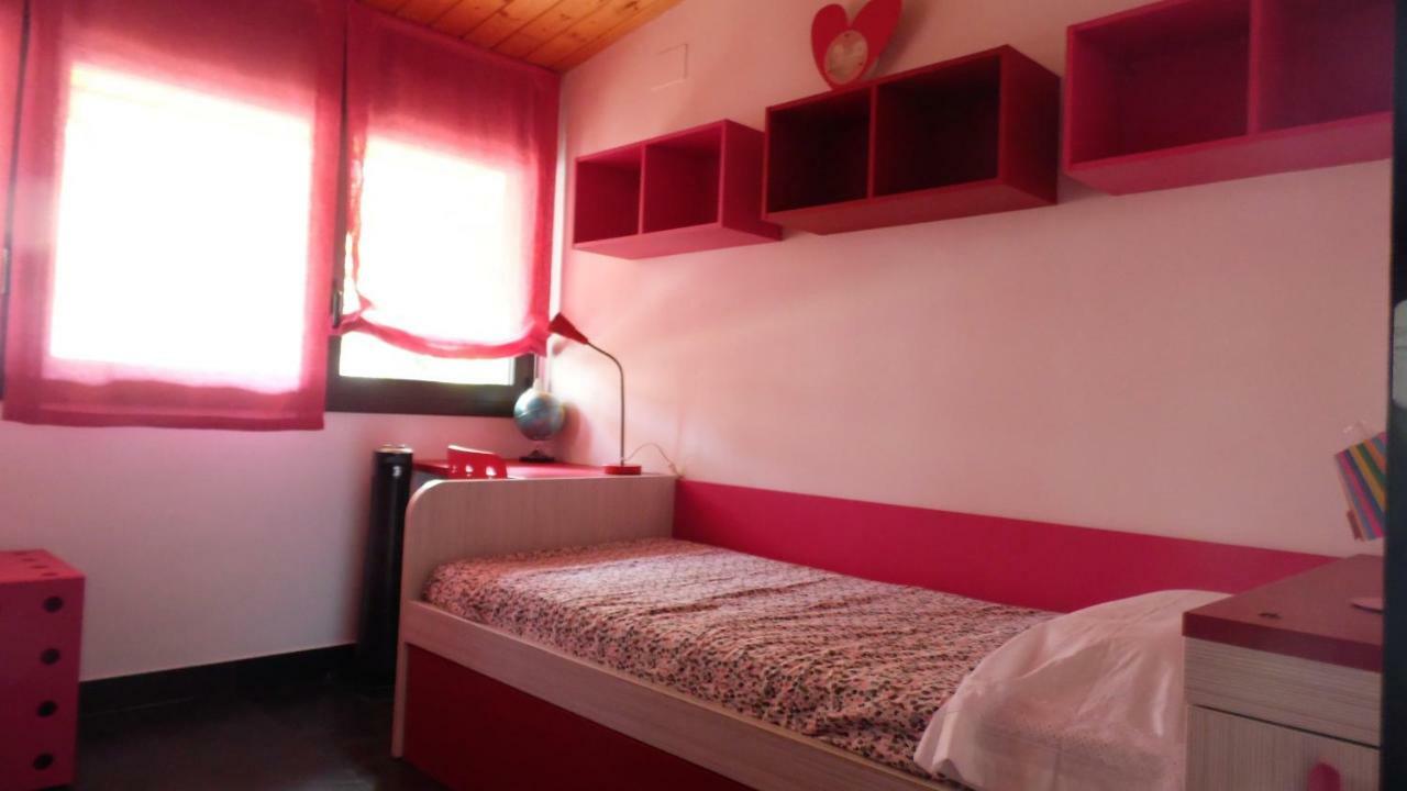 Villa Del Bosque Castelldefels Buitenkant foto