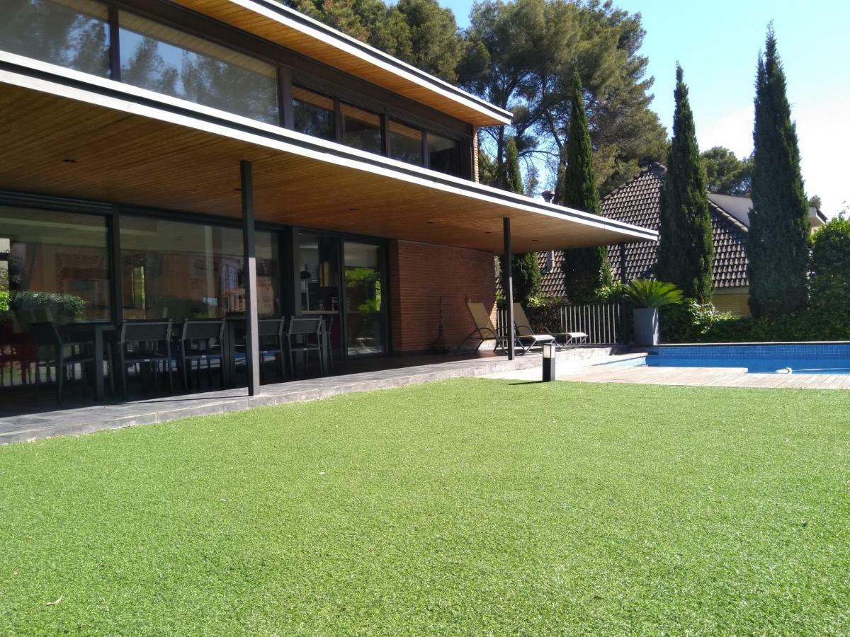 Villa Del Bosque Castelldefels Buitenkant foto