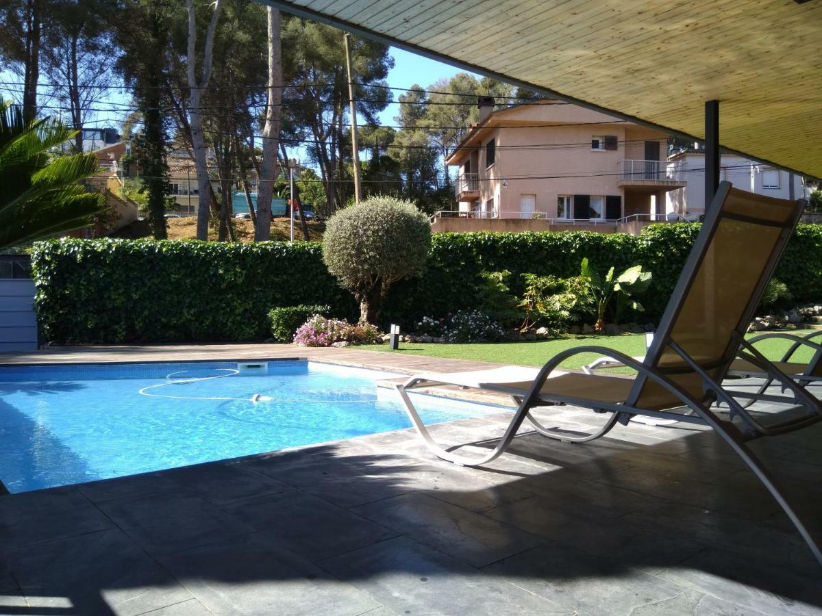 Villa Del Bosque Castelldefels Buitenkant foto