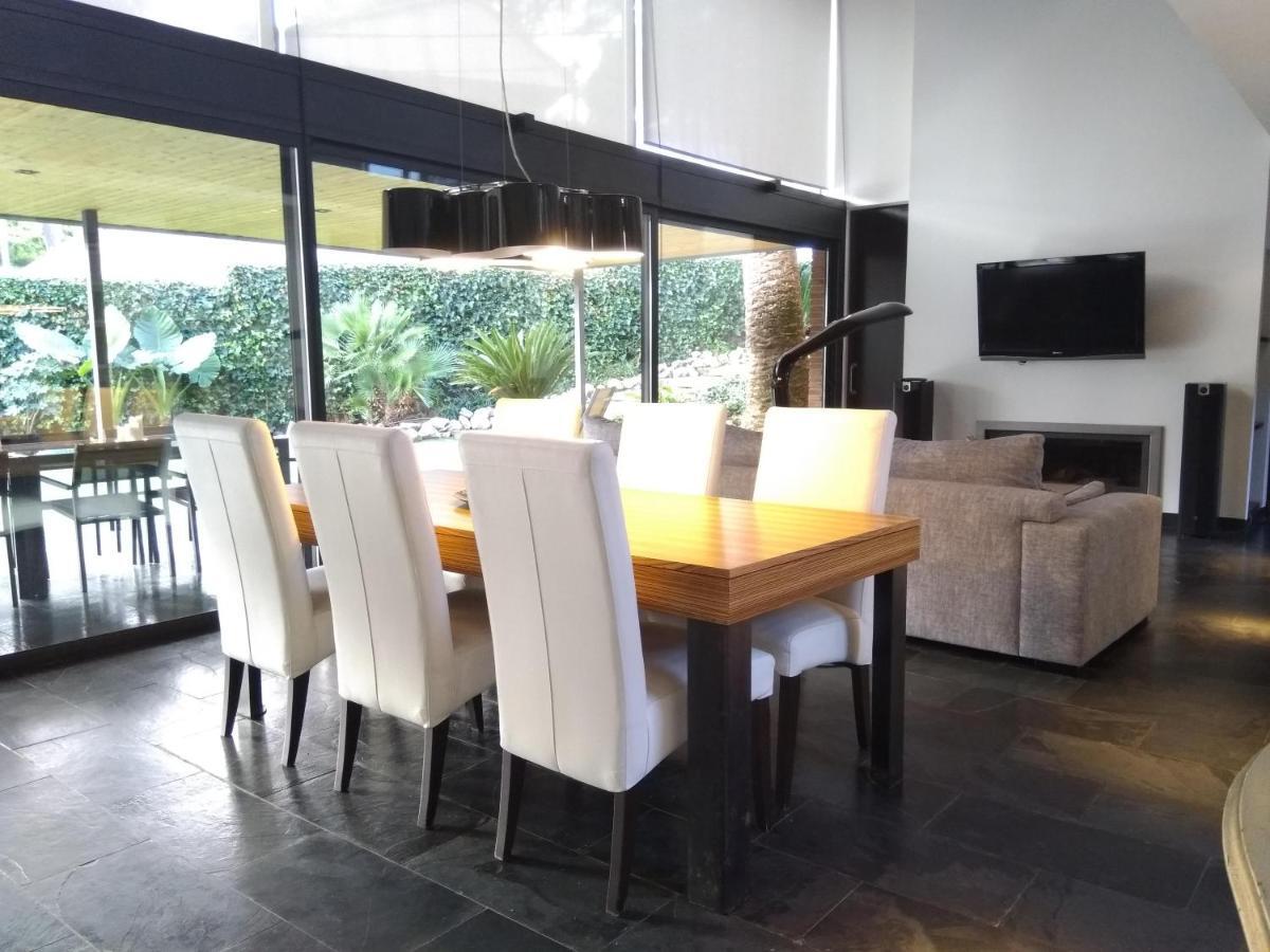 Villa Del Bosque Castelldefels Buitenkant foto