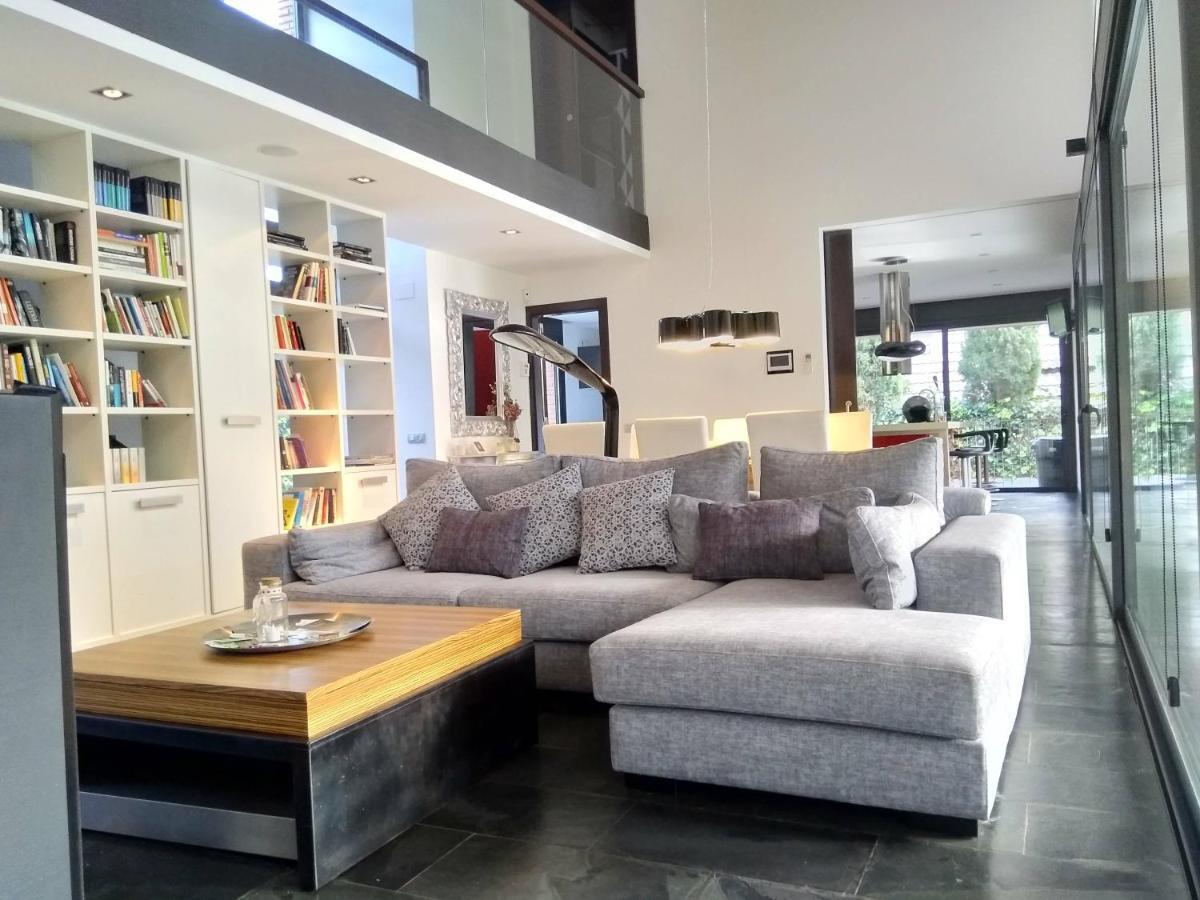 Villa Del Bosque Castelldefels Buitenkant foto